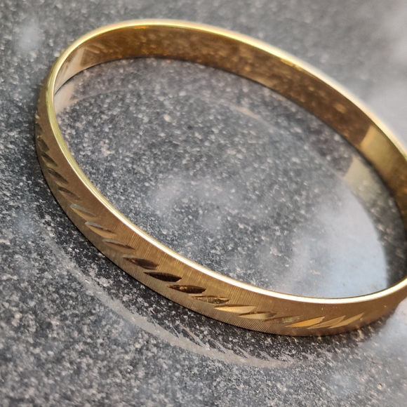 Vintage Monet Bangle Bracelet - Picture 11 of 11